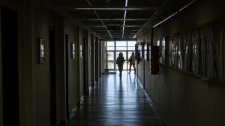 Θεσσαλονίκη: Οικογένεια προσφύγων θα αποζημιωθεί για εγκαύματα που υπέστη από φωτιά σε δομή φιλοξενίας