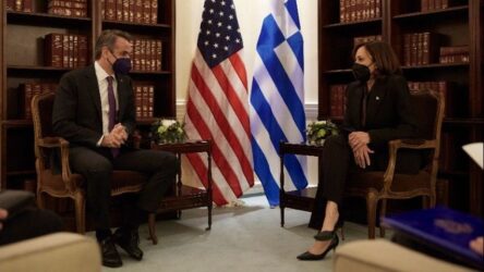 Μόναχο: Ο Κυριάκος Μητσοτάκης έθεσε το ζήτημα της τουρκικής προκλητικότητας στην Κάμαλα Χάρις