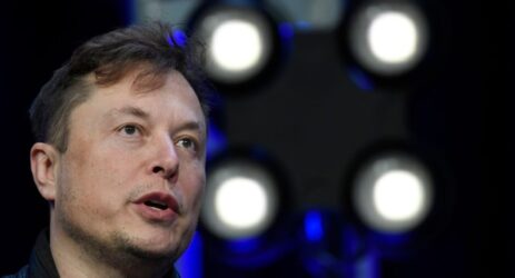 Έλον Μασκ: Για την εξαγορά του Twitter πούλησε 10 εκατομμύρια μετοχές της Tesla