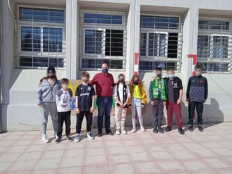 Καλαμαριά: Μαθητές δημοτικού έστειλαν ηχηρό μήνυμα κατά της οπαδικής βίας (ΦΩΤΟ)