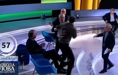 Ουκρανία: Χαμός στο πάνελ εκπομπής – Μπουνιές ανάμεσα σε βουλευτή και δημοσιογράφο (ΒΙΝΤΕΟ)