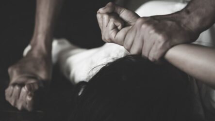 Χαλκιδική: 19χρονη καταγγέλλει τον βιασμό της την ώρα που έκανε μπάνιο σε παραλία
