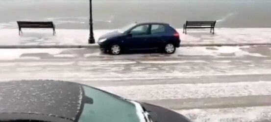 Ιθάκη: Προβλήματα από την έντονη χαλαζόπτωση – Επιστρατεύτηκαν μπουλντόζες