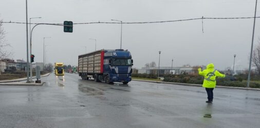 Διακοπή κυκλοφορίας στην Εθνική Οδό Θεσσαλονίκης-Αθηνών για φορτηγά
