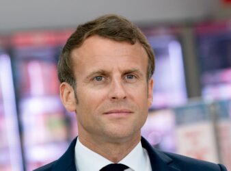 Γαλλία: Επικράτηση Μακρόν με 54% δείχνει νέα δημοσκόπηση