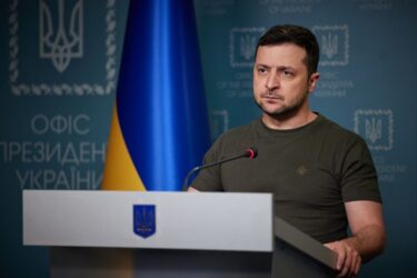 Ζελένσκι: Ζητεί διεθνή βοήθεια για την ανοικοδόμηση της Ουκρανίας