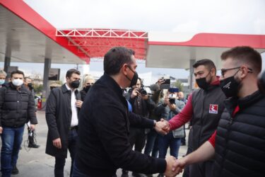 Τσίπρας: “Ψευτοεπιδοτήσεις Μητσοτάκη για να παραμείνει άθικτη η αισχροκέρδεια” (ΒΙΝΤΕΟ)