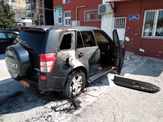 Θεσσαλονίκη: Πυρπόλησαν το υπηρεσιακό όχημα του δημάρχου Παύλου Μελά (ΦΩΤΟ)
