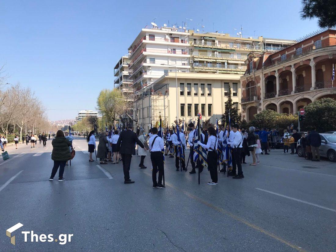 προετοιμασία μαθητική παρέλαση Θεσσαλονίκη 25η Μαρτίου