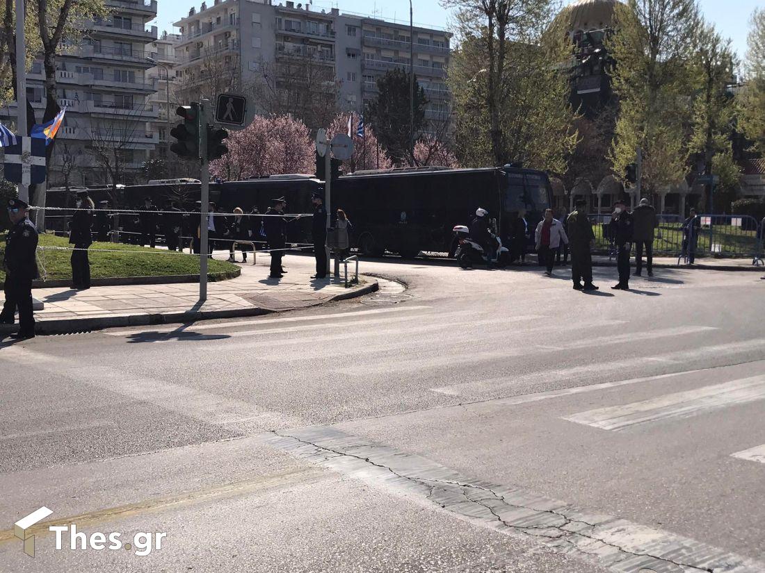 προετοιμασία μαθητική παρέλαση Θεσσαλονίκη 25η Μαρτίου