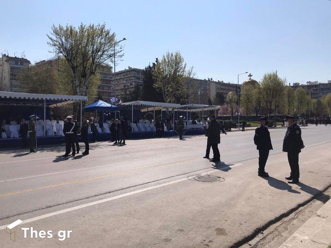 προετοιμασία μαθητική παρέλαση Θεσσαλονίκη 25η Μαρτίου