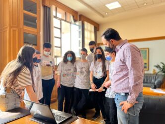 Καλαμαριά: Μαθητές Γυμνασίου κατασκεύασαν συσκευή για την κακή στάση του σώματος (ΦΩΤΟ)