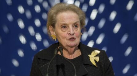 Πέθανε η Μαντλίν Ολμπράιτ, η πρώτη γυναίκα Υπουργός Εξωτερικών των ΗΠΑ