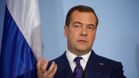 Νέα απειλή Μεντβέντεφ στη Δύση: “Διατροφικά και γεωργικά προϊόντα μόνο σε «φίλους» της Ρωσίας”