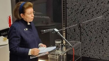 Μενδώνη: “Δια της διπλωματικής οδού θα αναζητηθούν οι ημερομηνίες των συνομιλιών” αναφέρει για τα Γλυπτά του Παρθενώνα
