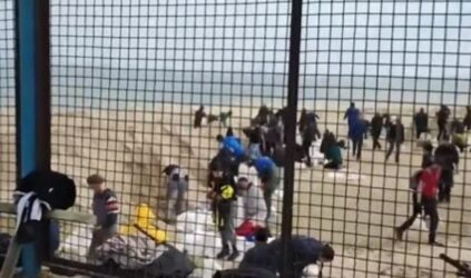 Ουκρανία: Πολίτες οχυρώνουν την Οδησσό με μουσική υπόκρουση Bon Jovi