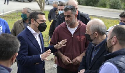Τσίπρας: “Η χώρα χρειάζεται επειγόντως αλλαγή πορείας” (ΦΩΤΟ)