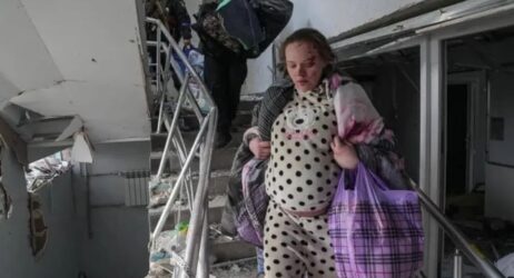 Πόλεμος στην Ουκρανία: Γέννησε η γυναίκα που ήταν στο μαιευτήριο που βομβάρδισαν ρωσικές δυνάμεις