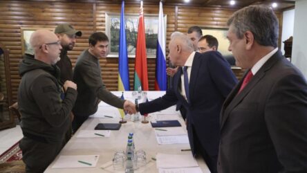 Πόλεμος στην Ουκρανία: Ολοκληρώθηκε ο τρίτος γύρος συνομιλιών Ρωσίας-Ουκρανίας