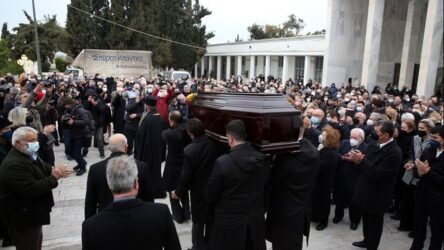 Δημήτρης Τσοβόλας: Το τελευταίο “αντίο” στον πρώην υπουργό και δικηγόρο (ΒΙΝΤΕΟ & ΦΩΤΟ)