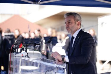 Ζέρβας: «Η συλλογική μνήμη είναι η πιο ασφαλής κιβωτός – Φωνάζουμε το ‘ΠΟΤΕ ΞΑΝΑ’ ως τιμή» (ΦΩΤΟ)