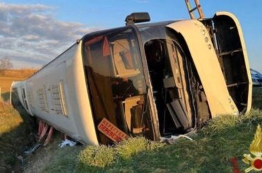 Ιταλία: Ανετράπη λεωφορείο με Ουκρανούς πρόσφυγες