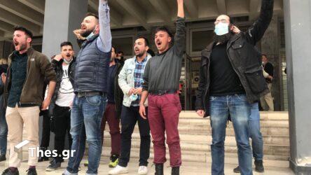 Θεσσαλονίκη: Ελεύθεροι οι συλληφθέντες για τα επεισόδια – Αποθεώθηκαν από συγκεντρωμένους (ΒΙΝΤΕΟ & ΦΩΤΟ)