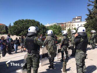 Θεσσαλονίκη: Επιτέθηκαν με πέτρες σε διμοιρία των ΜΑΤ στο ΑΠΘ