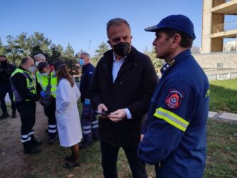 Στο νοσοκομείο Παπανικολάου για την πυρκαγιά ο Καλαφάτης (ΦΩΤΟ)