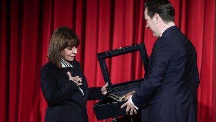 Νάουσα: Eπίτιμη δημότης η Κατερίνα Σακελλαροπούλου