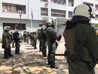 Θεσσαλονίκη: «Μπαρούτι μυρίζει» η ατμόσφαιρα στο ΑΠΘ – Μία προσαγωγή (ΒΙΝΤΕΟ & ΦΩΤΟ)