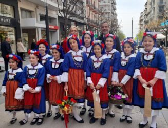 Θεσσαλονίκη: Τα άκουσε ο Ζέρβας από τις μικρές «Λαζαρίνες» του Λυκείου Ελληνίδων