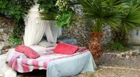Κρήτη: Δωμάτιο χωρίς ταβάνι νοικιάζεται για… 50 ευρώ το βράδυ (ΦΩΤΟ)