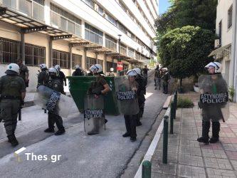 Ενωση Αστυνομικών Υπαλλήλων Θεσσαλονίκης: Παράνομη η εντολή Θεοδωρικάκου για διμοιρίες στο ΑΠΘ