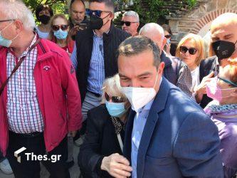 Τσίπρας: “Ο κ. Μητσοτάκης να κλείσει τη βάνα του οχετού, πριν πνιγεί μέσα του ο ίδιος”
