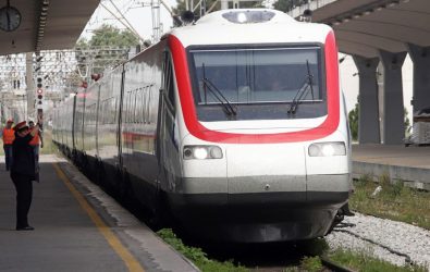 Θεσσαλονίκη: Ακινητοποιήθηκε λόγω φωτιάς το τρένο για Σέρρες στον σταθμό Γαλλικού