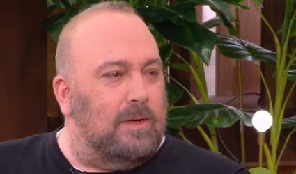 Γιώργος Αλκαίος: Αποκάλυψε την αιτία της απομόνωσης στη Μήλο (ΒΙΝΤΕΟ)