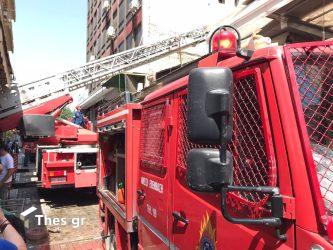 Φωτιά σε ταράτσα στο κέντρο της Θεσσαλονίκης