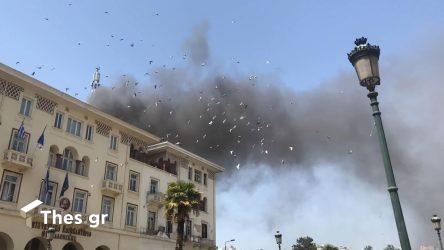 Θεσσαλονίκη: Δύο διασωληνωμένοι από τη μεγάλη φωτιά – 20 και 35 ετών