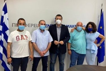 Η συνάντηση των εκπροσώπων των λαϊκών αγορών με Τζιτζικώστα και Πατουλίδου