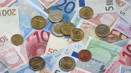Ευρώ: Υποχώρησε ξανά κάτω από το ένα δολάριο