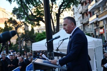 Καλαφάτης: “Τιμούμε σήμερα τους Τραντέλληνες που χάθηκαν κι αυτούς που υπέφεραν, αλλά ποτέ δεν γονάτισαν” (ΦΩΤΟ)