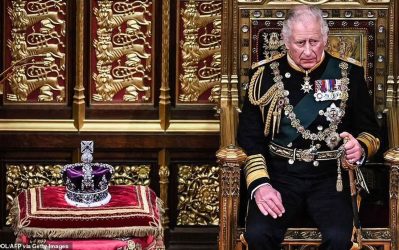 Βρετανία: Ο Πρίγκιπας Κάρολος εκφώνησε ομιλία αντί της βασίλισσας Ελισάβετ στο κοινοβούλιο