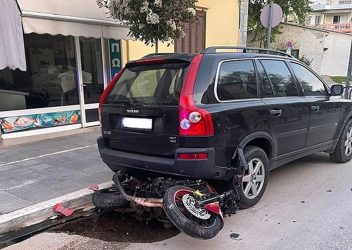 Τραγωδία στην Αλεξανδρούπολη: Νεκρή 26χρονη σε τροχαίο με μηχανή