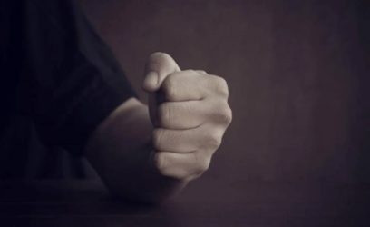Γλυφάδα: Ανήλικοι επιτέθηκαν με γροθιές σε 17χρονο για να τον ληστέψουν