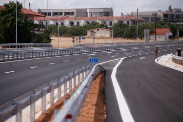 Χαλκιδική: Δεν είναι πλέον “ορφανό χιλιόμετρο” – Παραδόθηκε ο δρόμος Θεσσαλονίκη-Νέα Ποτίδαια (ΦΩΤΟ)