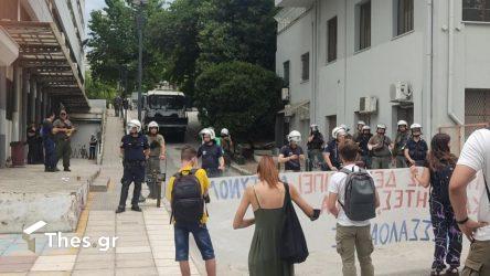 Κεραμέως για ΑΠΘ: “Ισχνές μειοψηφίες αντιδρούν γιατί βάζουμε το μαχαίρι στο κόκκαλο”