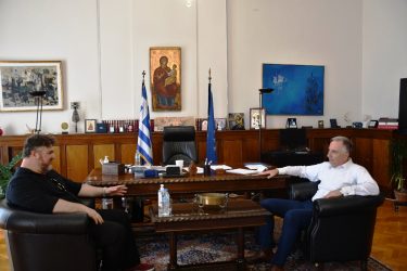 Η παραγωγή της ταινίας “The Bricklayer” ευχαρίστησε τον Σταύρο Καλαφάτη