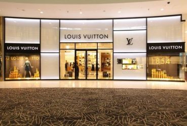 Κάτω Αχαΐα: Αποζημίωση 900000 ευρώ για ρούχα “μαϊμού” ζητά η Louis Vuitton