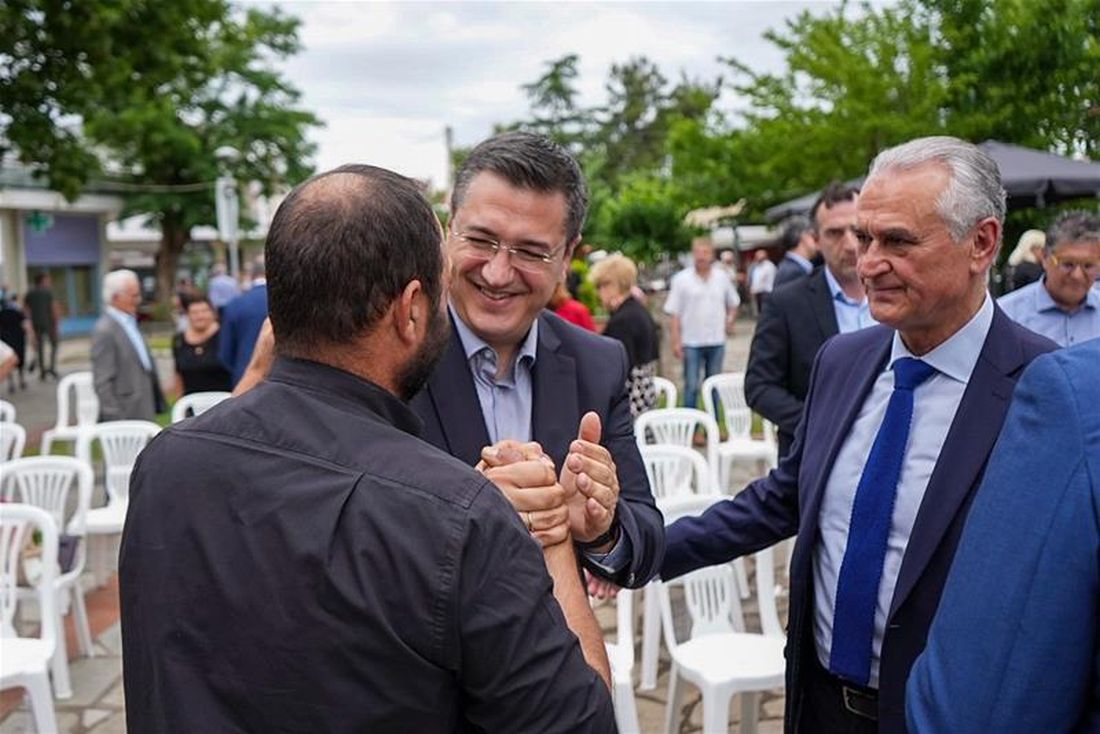 Απόστολος Τζιτζικώστας 